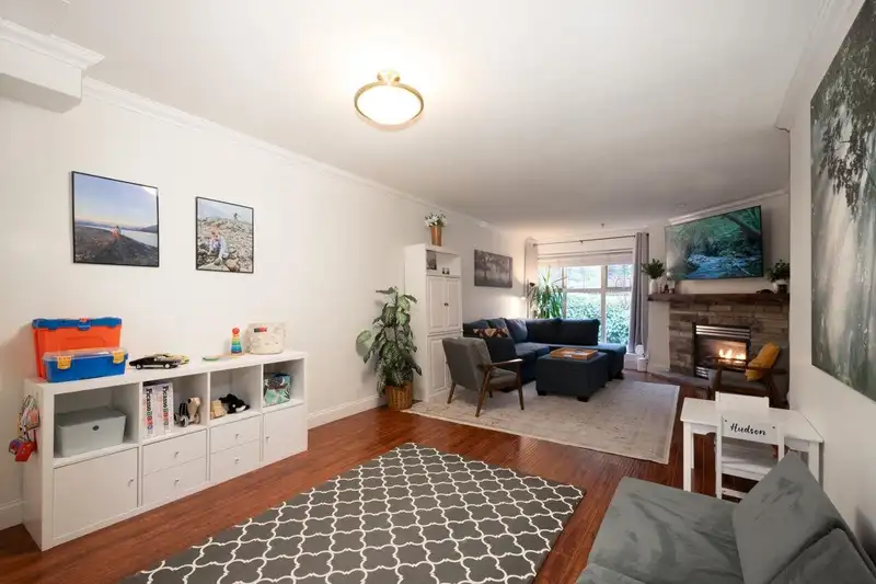 78 65 FOXWOOD DRIVE - photo 4 of 34