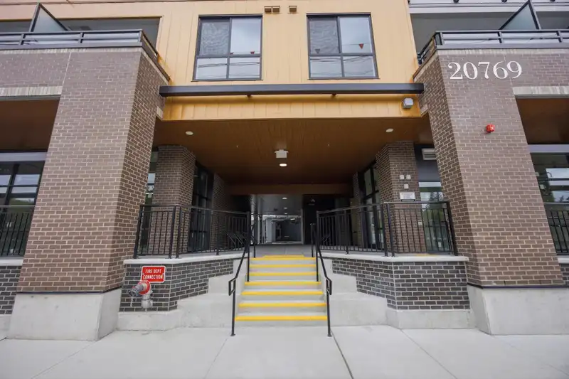 507 20769 FRASER HIGHWAY - photo 2 of 21