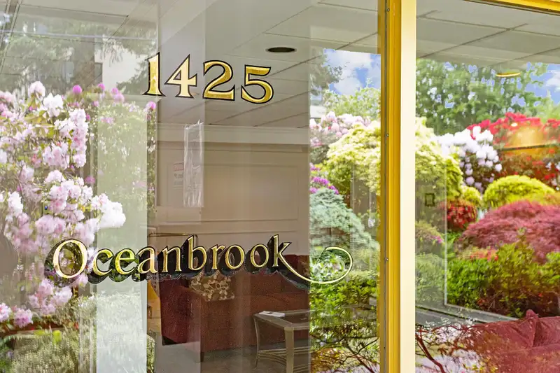 404 1425 ESQUIMALT AVENUE - photo 1 of 30