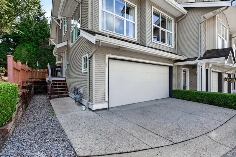 78 20460 66 AVENUE - photo 4 of 40