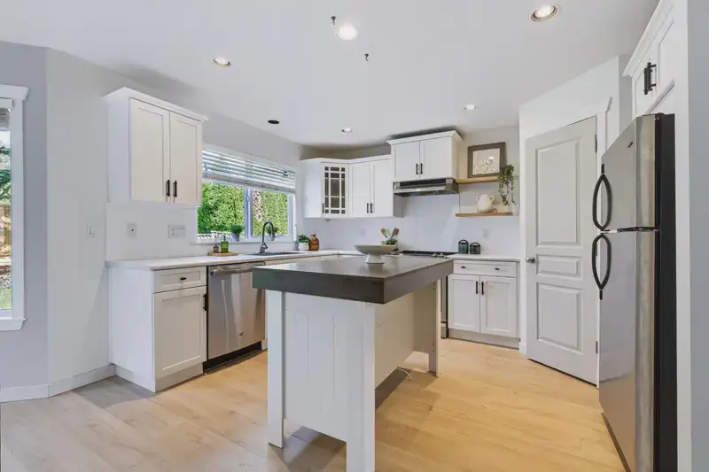 20613 66A AVENUE - photo 3 of 25