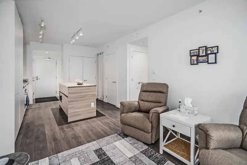 1801 657 WHITING WAY - photo 4 of 36