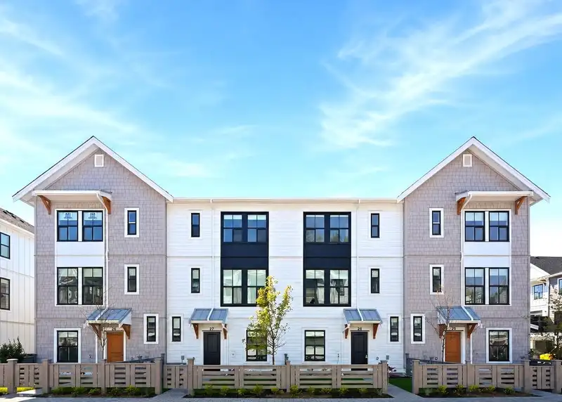 37 7918 204B STREET - photo 1 of 11
