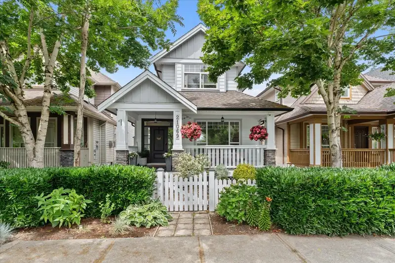 21069 83 AVENUE - photo 1 of 37
