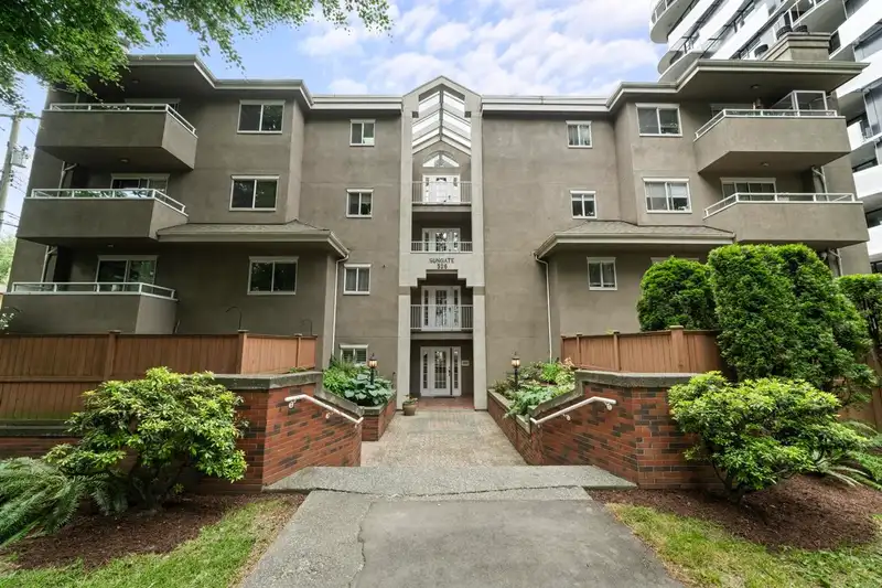 104 526 W 13TH AVENUE - photo 1 of 20