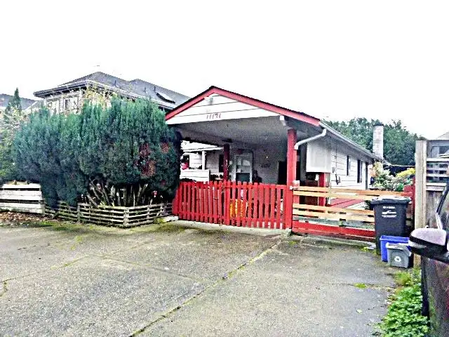 11171 STEVESTON HIGHWAY - photo 1 of 17