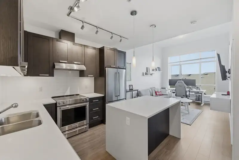 511 5638 201A STREET - photo 2 of 17
