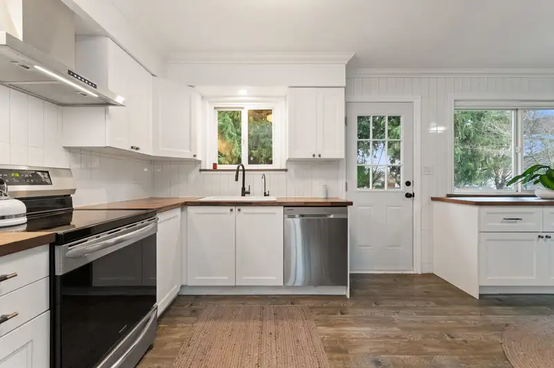 9314 JACKSON STREET - photo 4 of 40