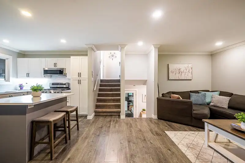 26554 33 AVENUE - photo 3 of 25