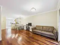 6 6498 ELGIN AVENUE - thumbnail 5