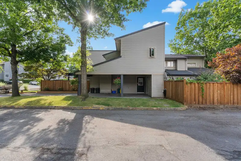 163 27456 32 AVENUE - photo 3 of 39