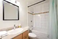 138 1140 CASTLE CRESCENT - thumbnail 28