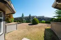 138 1140 CASTLE CRESCENT - thumbnail 35