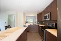 138 1140 CASTLE CRESCENT - thumbnail 10