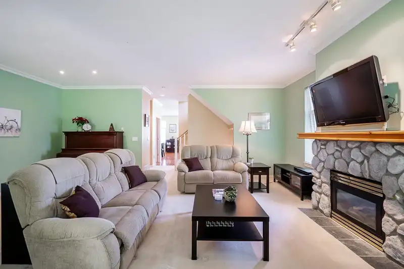 69 15037 58 AVENUE - photo 2 of 31