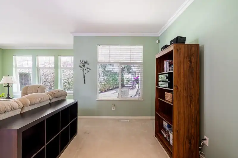 69 15037 58 AVENUE - photo 3 of 31
