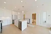 507 22633 SELKIRK AVENUE - thumbnail 4