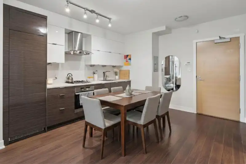 131 1777 W 7TH AVENUE - photo 3 of 19