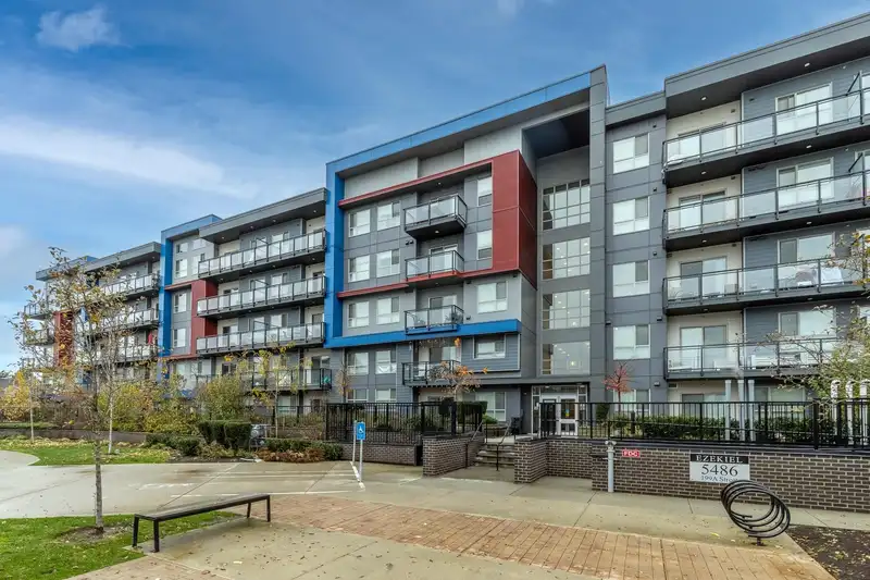 205 5486 199A STREET - photo 1 of 29