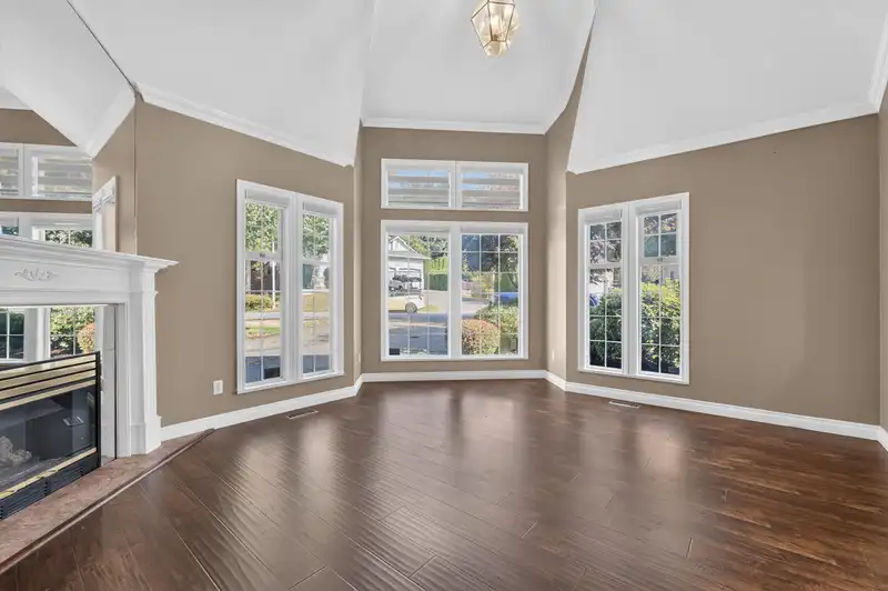 14168 85A AVENUE - photo 4 of 40