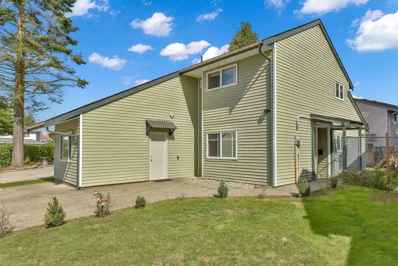 7390 129 STREET - photo 2 of 27