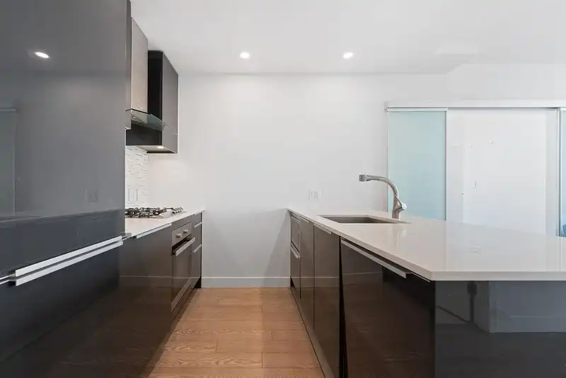 2904 1283 HOWE STREET - photo 2 of 33
