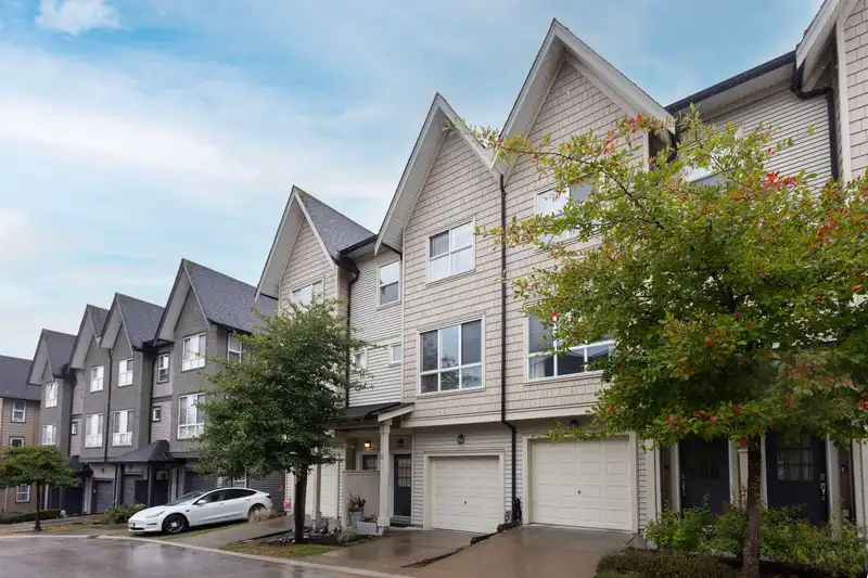 52 10489 DELSOM CRESCENT - photo 1 of 35