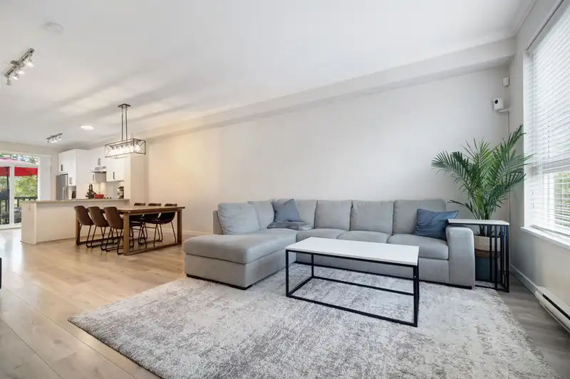 52 10489 DELSOM CRESCENT - photo 4 of 35