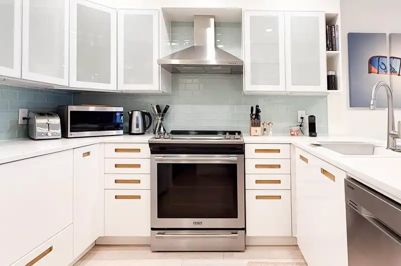10 704 W 7TH AVENUE - photo 2 of 32