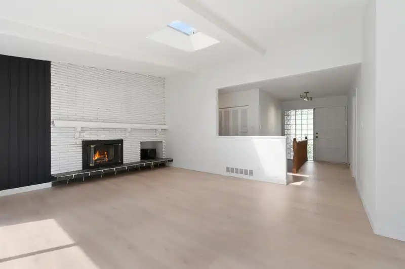 1177 E 15TH STREET - photo 4 of 40