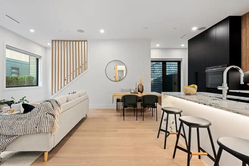 1 5034 GRANVILLE STREET - photo 2 of 40
