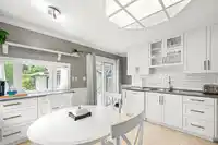 221 RICHMOND STREET - thumbnail 12