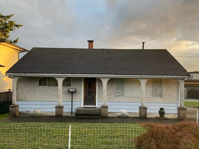 2130 CRAIGEN AVENUE - photo 2 of 5