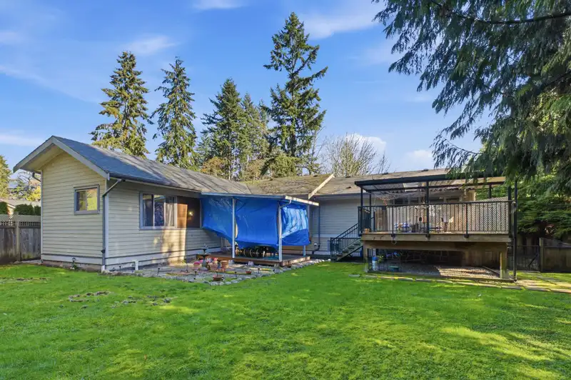 1329 APPIN ROAD - photo 1 of 33
