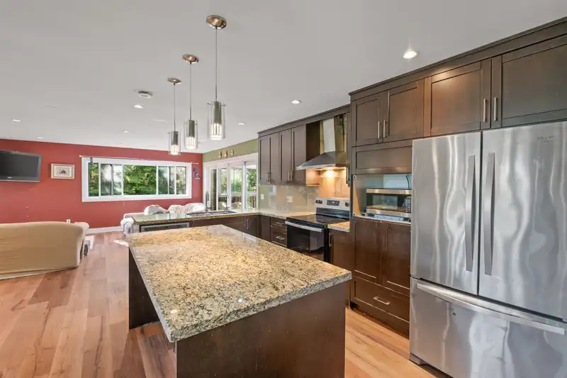 1329 APPIN ROAD - photo 3 of 33