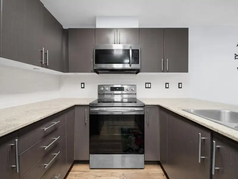 424 8915 202 STREET - photo 3 of 17