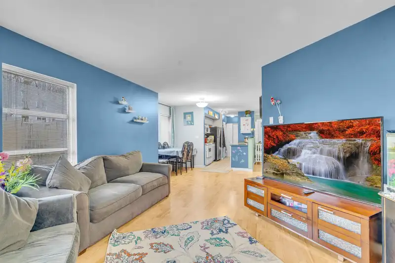 101 22277 122 AVENUE - photo 3 of 18