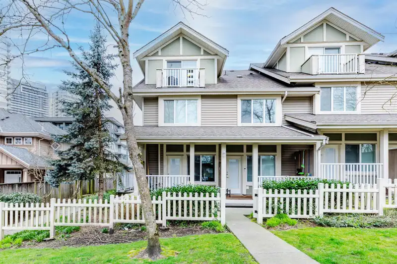 7 621 LANGSIDE AVENUE - photo 1 of 3