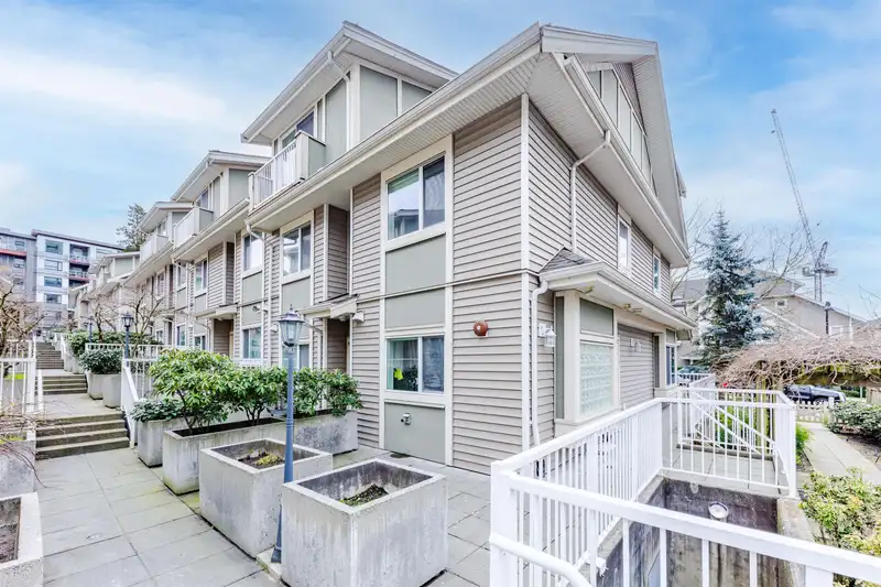 7 621 LANGSIDE AVENUE - photo 2 of 3