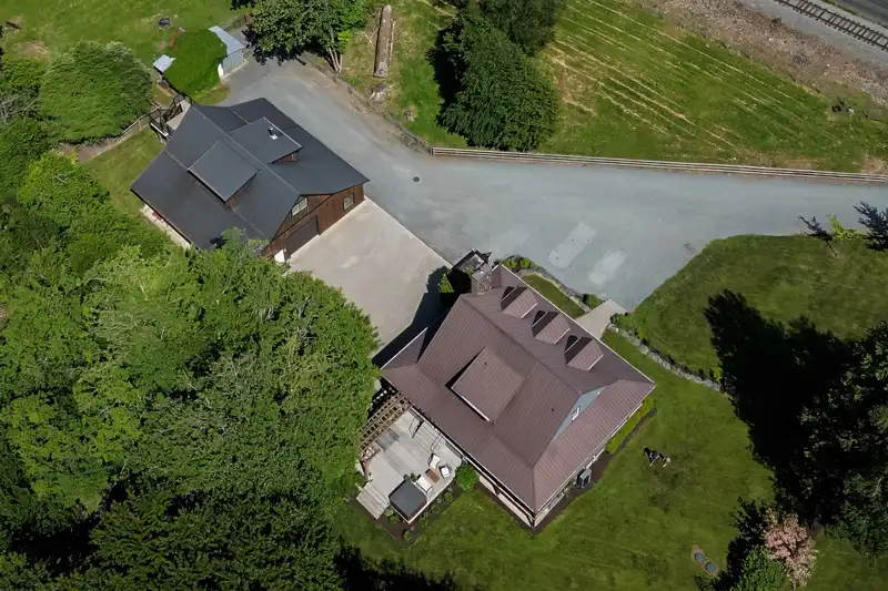 5395 HOOGE ROAD - photo 4 of 39