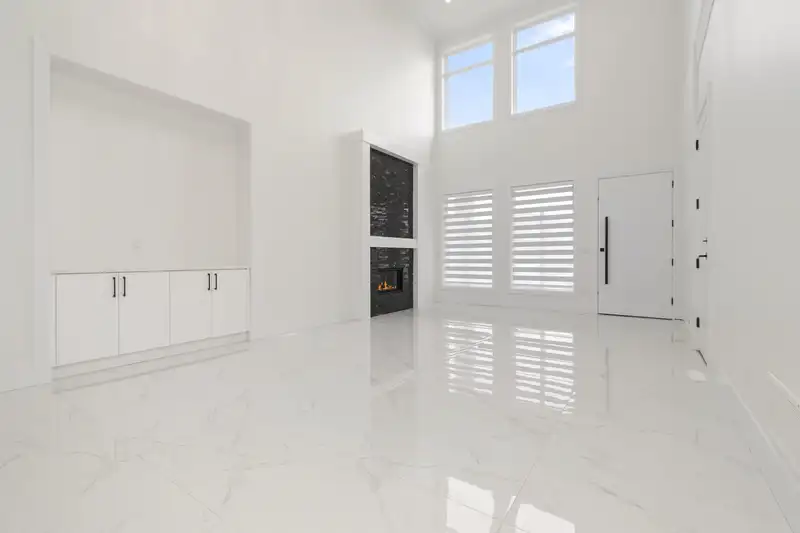 2612 TERMINAL COURT - photo 4 of 40