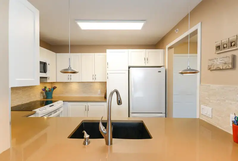 424 5500 ANDREWS ROAD - photo 4 of 39
