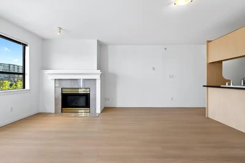 708 6611 COONEY ROAD - photo 1 of 40