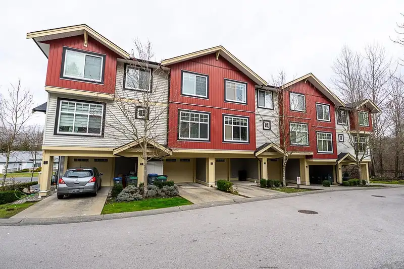 54 13886 62 AVENUE - photo 1 of 28