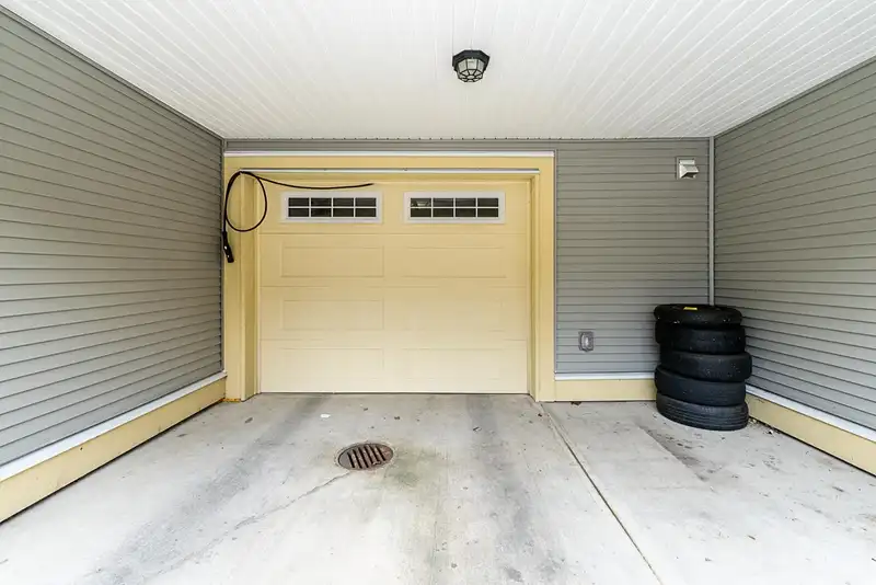 54 13886 62 AVENUE - photo 3 of 28