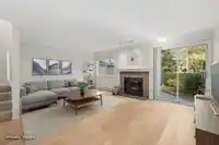 912 ROCHE POINT DRIVE - thumbnail 4