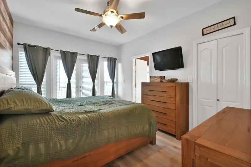 8021 MELBURN DRIVE - photo 2 of 40