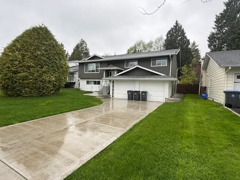 14575 18 AVENUE AVENUE - photo 2 of 20