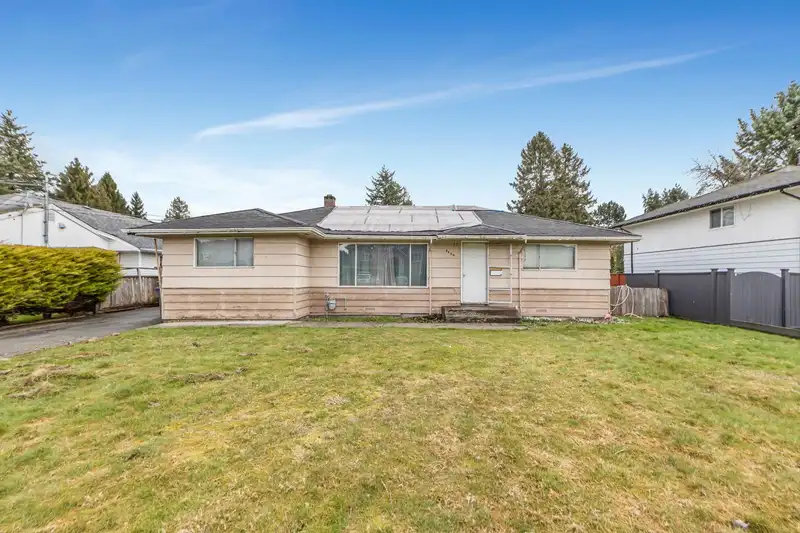 8498 122 STREET - photo 2 of 23