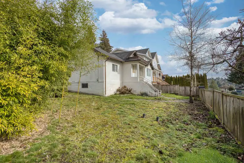 1111 CARTIER AVENUE - photo 2 of 38